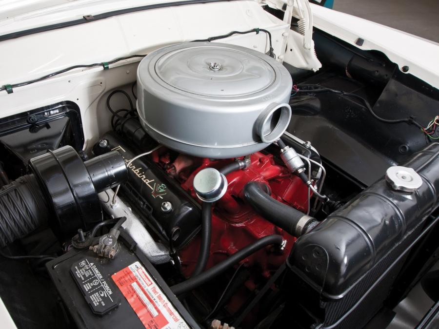  Ford Fairlane Victoria Hardtop Coupe 1956 года  (фото 39 из 49)